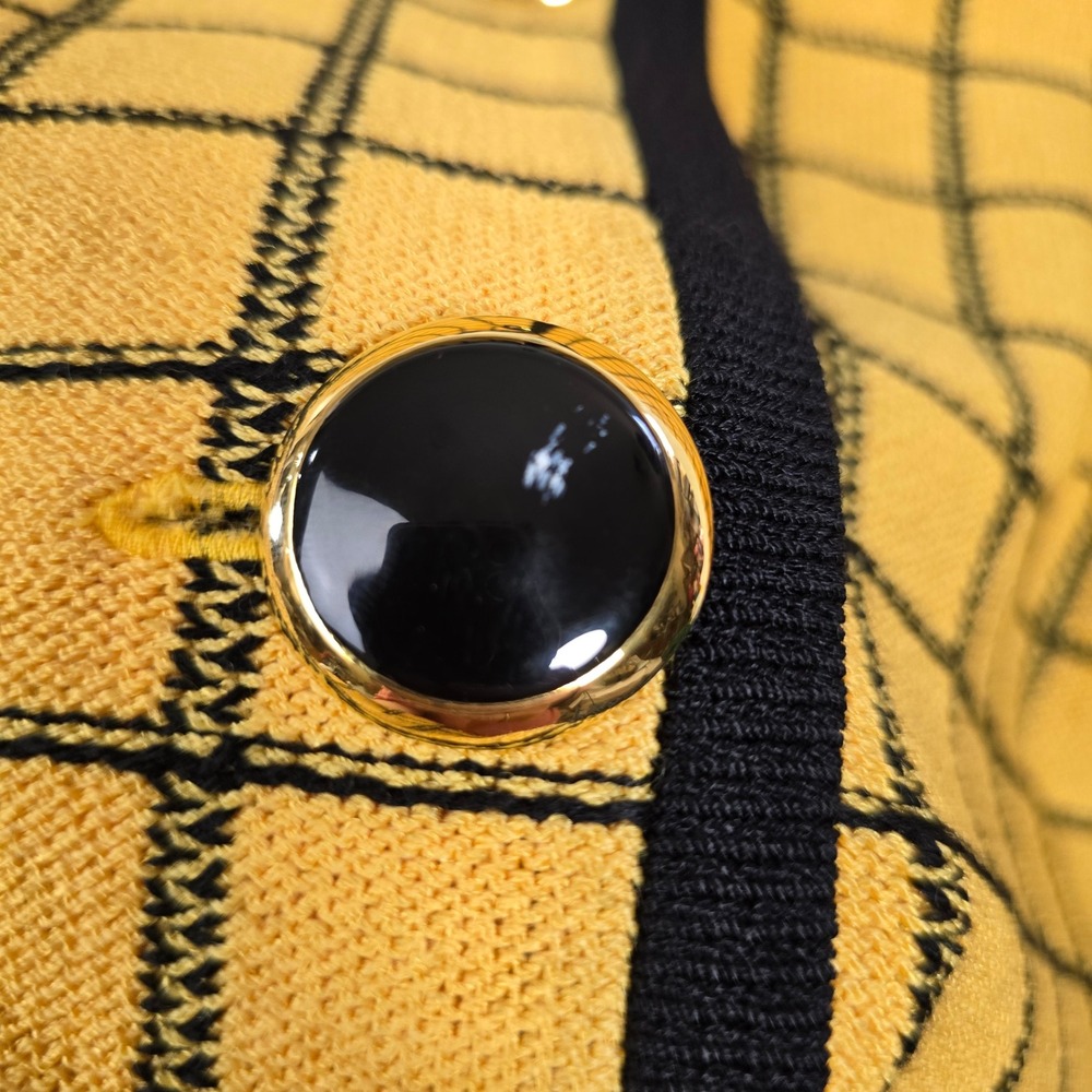 St. John by Marie Gray Vintage Santana Knit Yellow Black Plaid Jacket Sz 6 FLAWS - Picture 4 of 9